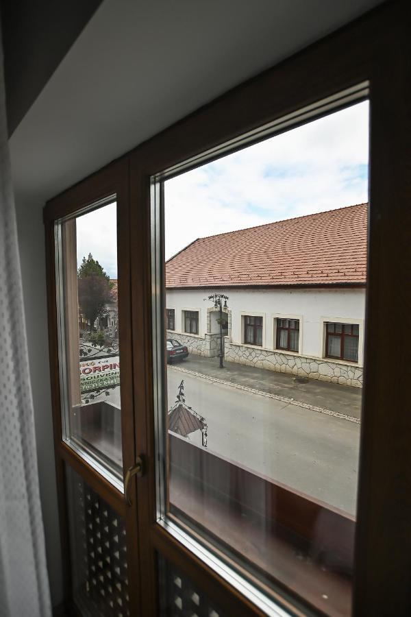 Bed and Breakfast Vasko Panzio Borpince à Tokaj Extérieur photo